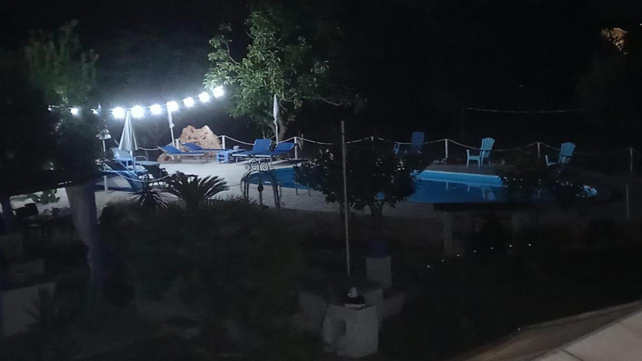 Casa Bianca ALME Hotel Ceglie Messapica Bagian luar foto
